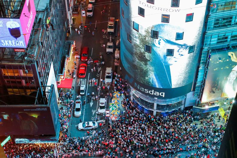 There are still multiple troupes of Wallendas, skywalking across stages, circus tents, Times Square, theme parks, skyscrapers, just all over. And on occasion, they still do the pyramid.