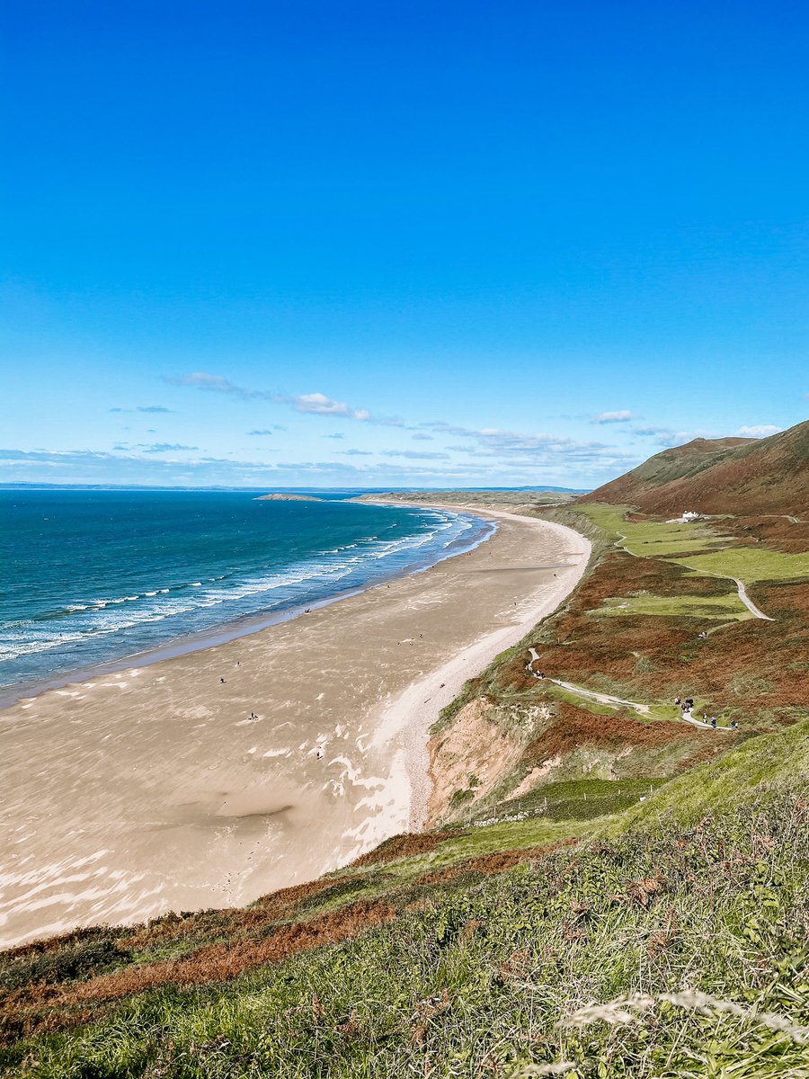 In Rhosili, we had lunch at <a href="/BayBistroGower/">The Bay</a> which is gorgeous and offers unparalleled views of the beach. Our lunch was divine.
#presstrip <a href="/VisitSwanseaBay/">Visit Swansea Bay</a>