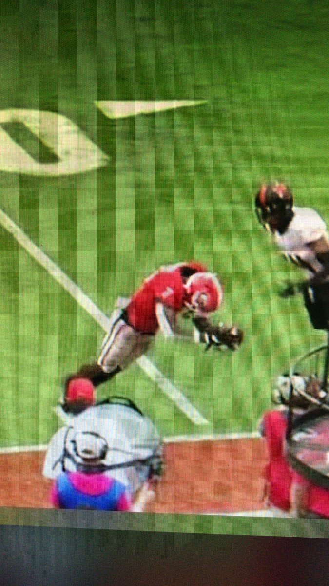 JimWilcox3's tweet photo. @PFF_College From last season! Reminds me of the old Lynn Swan days of incredible catches https://t.co/XrQg1sy0gm