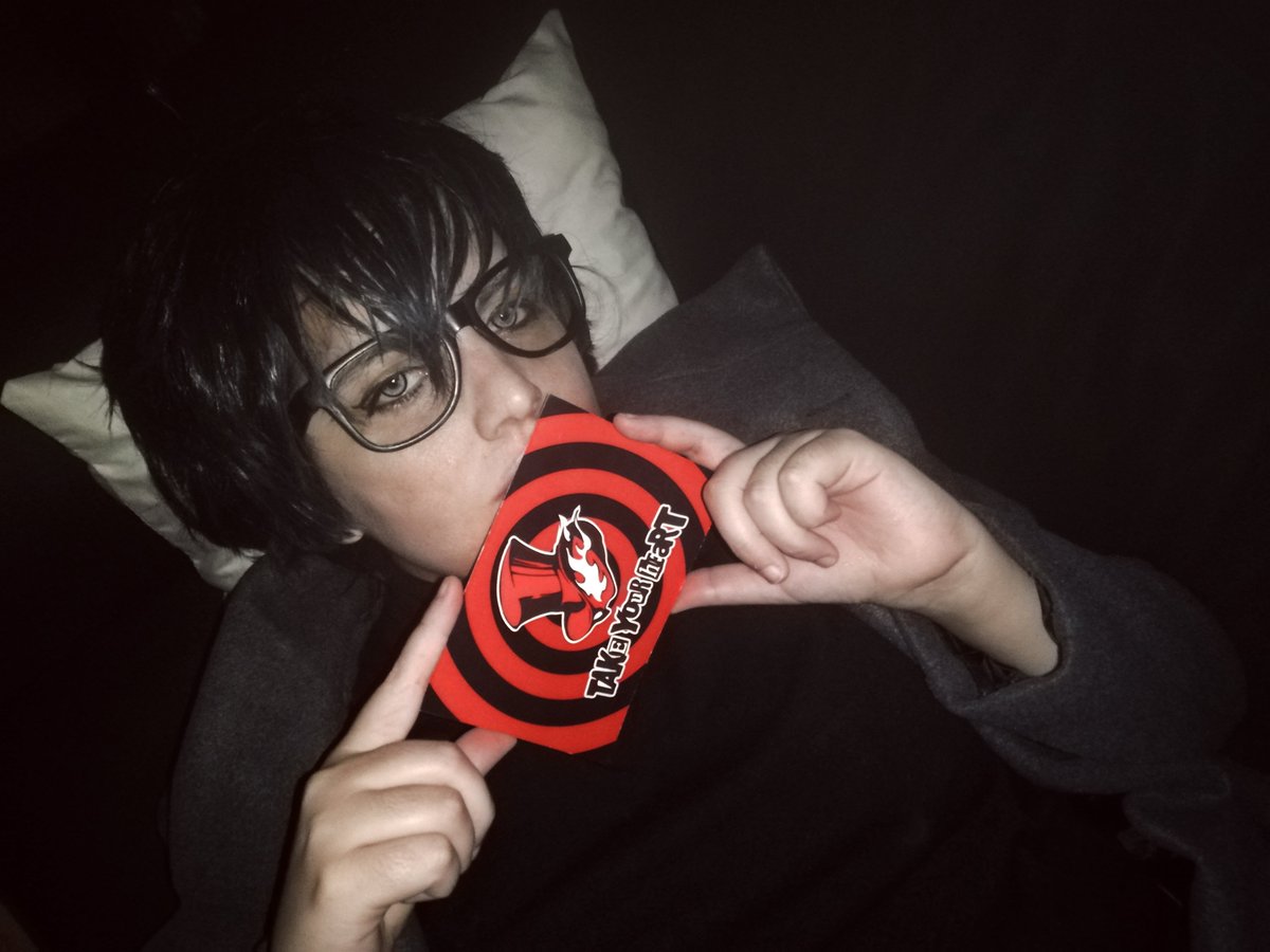 X_VioletHigh_X's tweet photo. "You wanna taste a cup of coffee or...a little advise about your sin?

--------

This time is turn to @DragonMikleo  to wear Akira, so i took a this pics <3 ahhh i can't resist, she are awesome here 

------

3rd Semester Akira Kurusu @DragonMikleo 
📸@Slayseraph https://t.co/VwEuXXZa8c