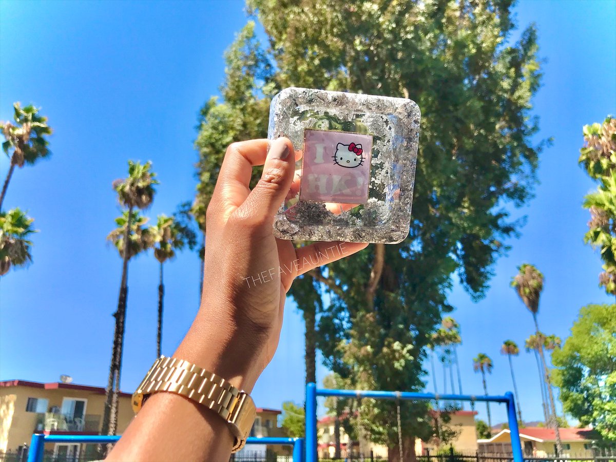 xoxoMEESH's tweet photo. @Mawiiixx I’m a CA based Resin Artist 🌻🌻 Obsess x Shop w me 💕💕💕🔫

https://t.co/nc7i4uKuk5 https://t.co/ds5iHhq4X0