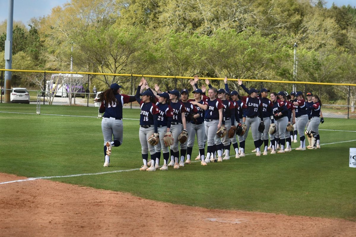 LyonScotsSB's tweet photo. 14 DAYS left to donate to your Scots Softball @eTeamSponsor campaign page‼️ We appreciate the love and support❗️ #GoScotsGo

https://t.co/dpX001uDzW https://t.co/cqeY0ZX1Dn