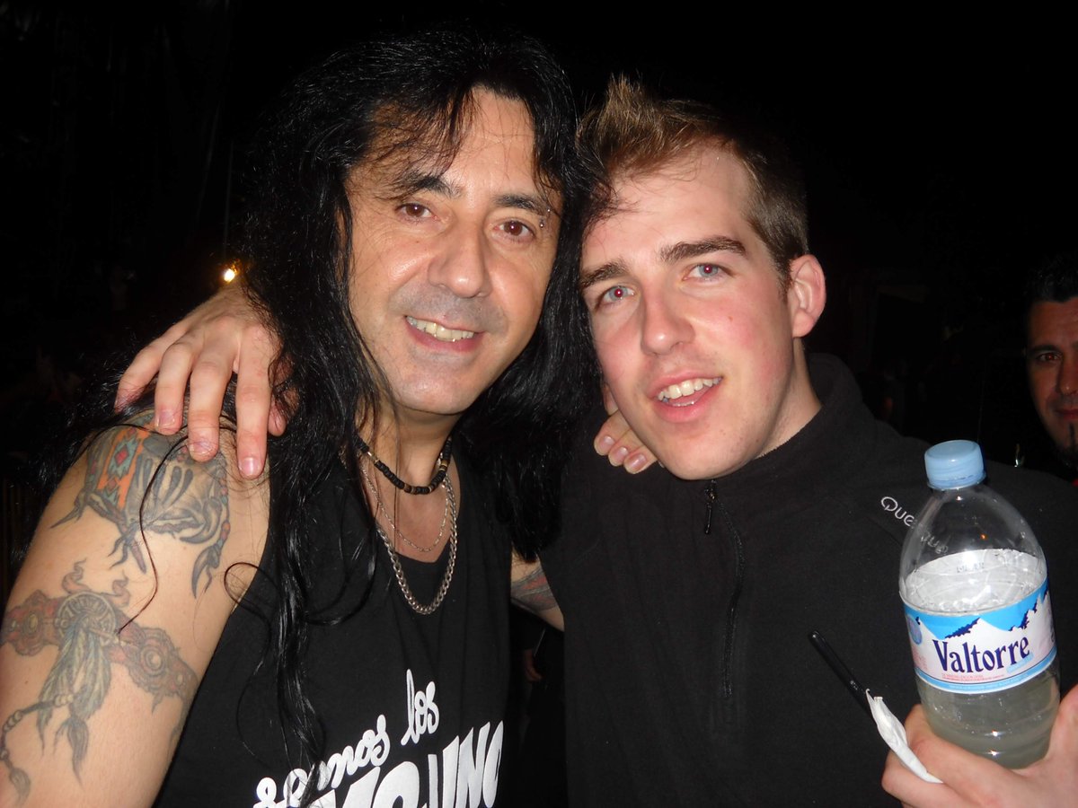 wmfredo's tweet photo. @Mojinosescozios Siempre te recordaremos Chicho. Ánimo @Mojinosescozios. Un fuerte abrazo. https://t.co/z7ir822CUx