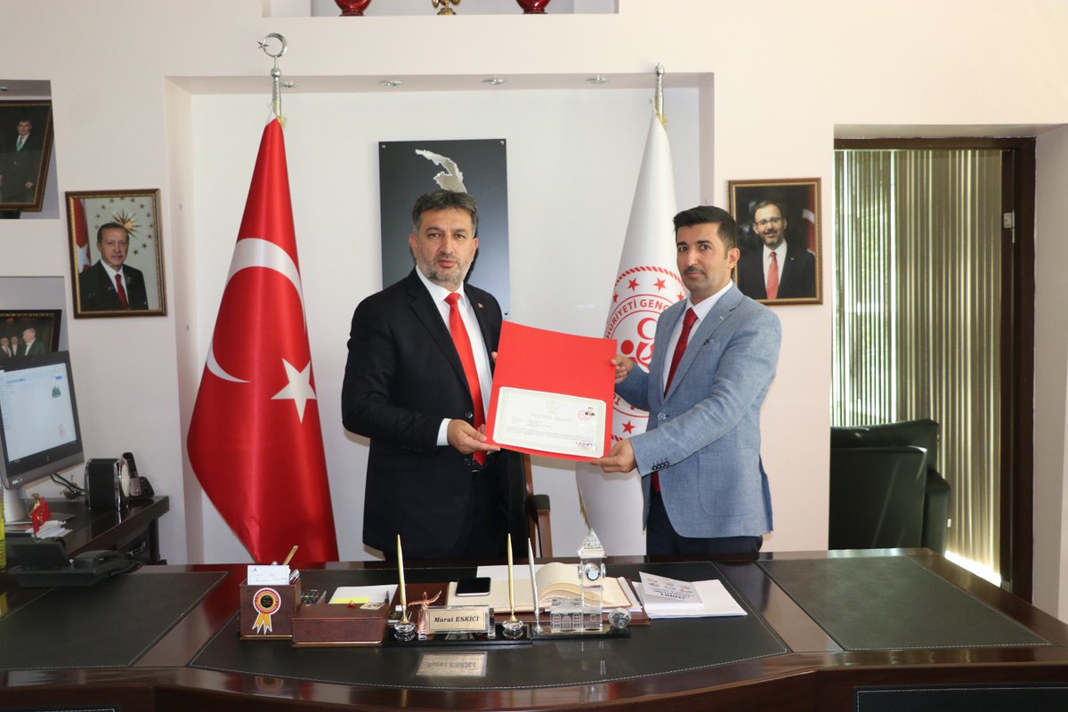 Mehmet HANİLÇİ (@mehmet_hanilci) on Twitter photo Maziden aldığı ilham ve cesaretle ilim ve hikmet arayışında olan bir gençliğin inşası için gece gündüz demeden çalışan değerli abim <a href="/MuratEskici38/">Murat ESKİCİ</a> uğurlar olsun. Maziden aldığı ilham ve cesaretle ilim ve hikmet arayışında olan bir gençliğin inşası için gece gündüz demeden çalışan değerli abim <a href="/MuratEskici38/">Murat ESKİCİ</a> uğurlar olsun.