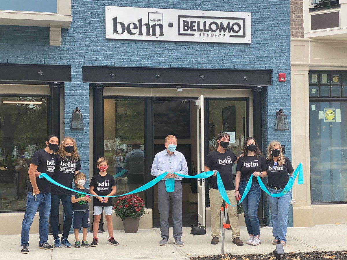 VillageWestClay's tweet image. It’s grand opening day for Bellomo Studios and Behn Gallery in the Village Center. Visit them and enjoy live music until 7 p.m. We were pleased to have Mayor Brainard on hand for the festivities.