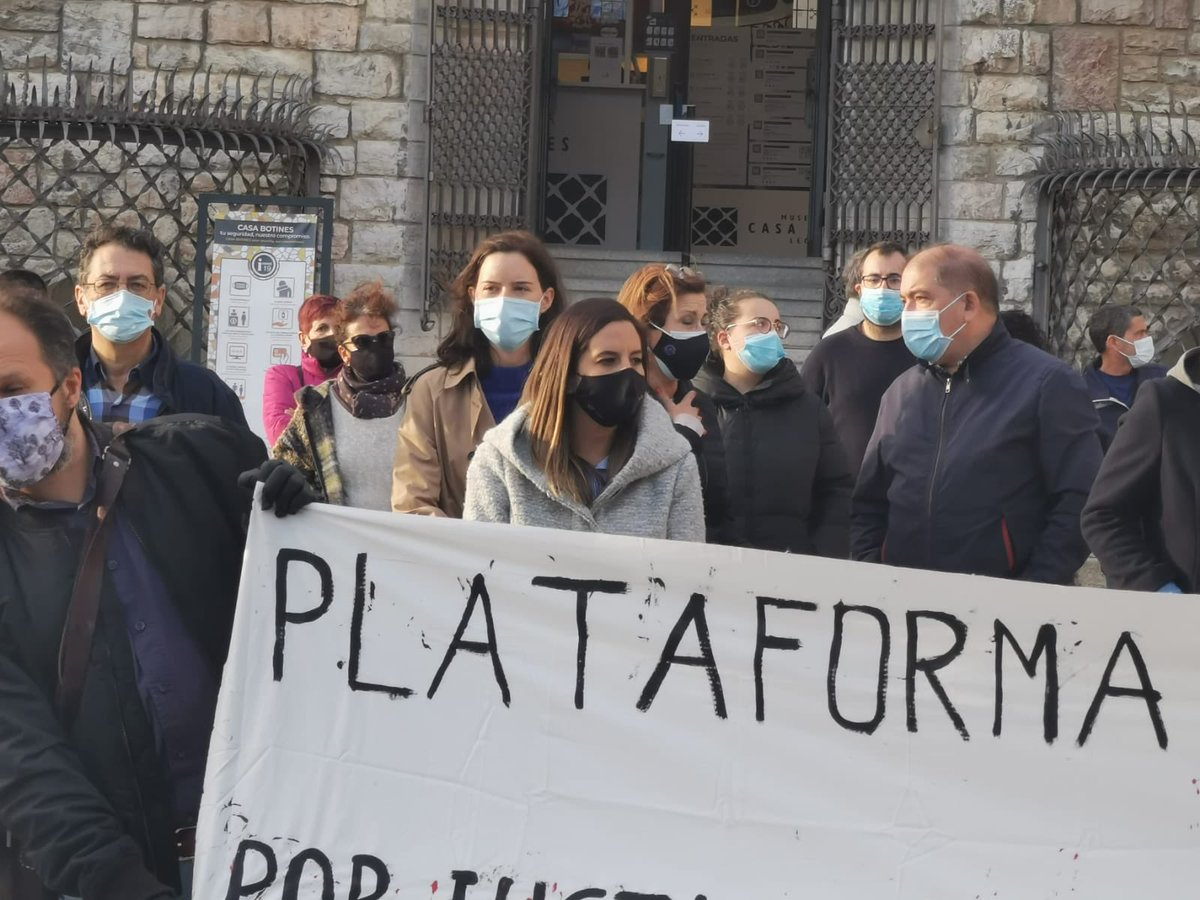 Una vez más Juventudes Socialistas a pie de calle para defender a nuestra gente, para defender a nuestros mayores, personas que siempre han dado lo mejor de su vida para que podamos vivir en libertad, le debemos esta lucha #BastaYA #ResidenciasPúblicasDignas https://t.co/hQ8A2WoLgz
