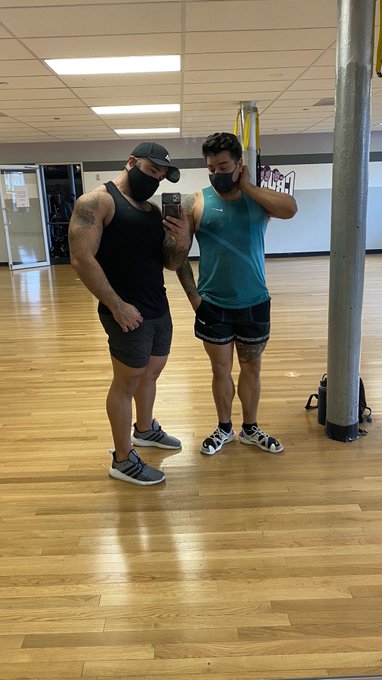 I yelled at him at the gym and I feel terrible @GioGrantXXX https://t.co/RrBT7h9e1Q