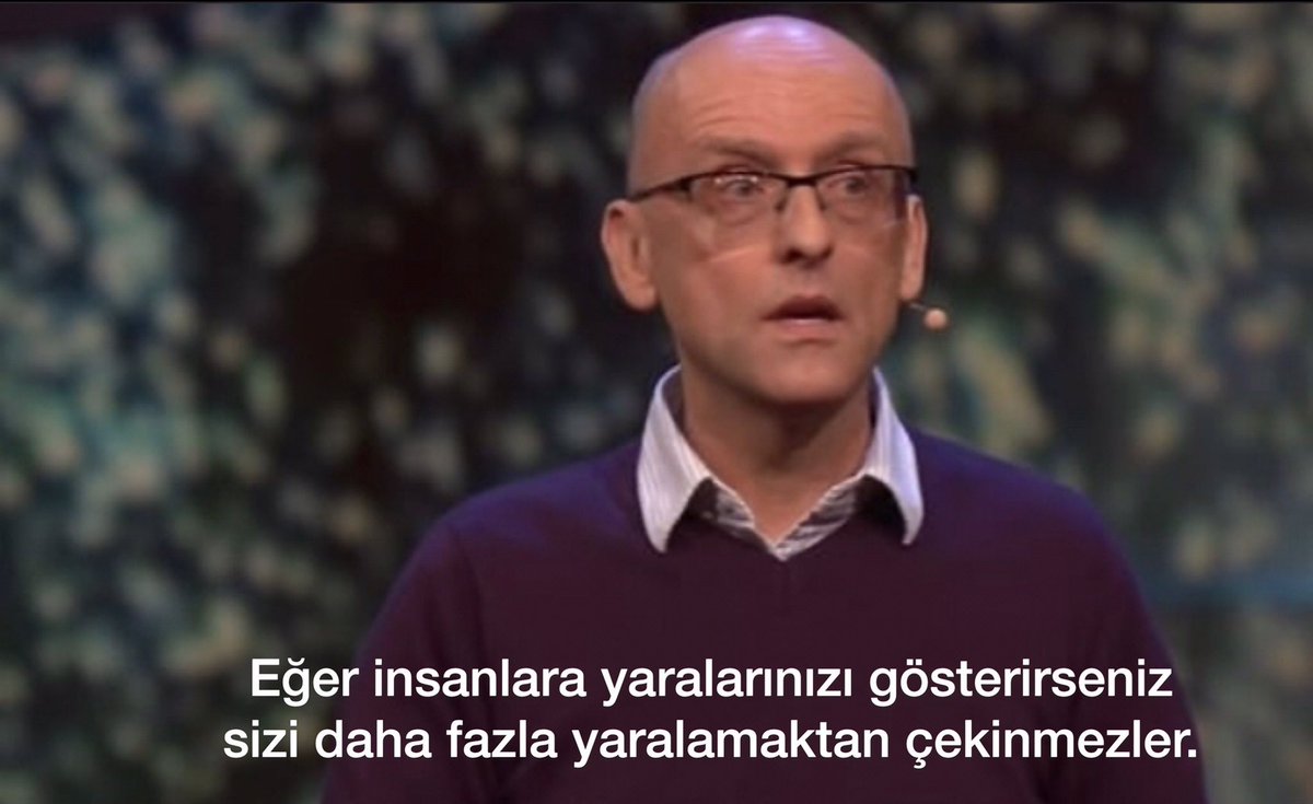 “Eğer bir binanın camlarının çoğu kırıksa insanlar diğer camları kırmaktan çekinmezler ve bunu suç olarak görmezler. Hayat da tam olarak buna benzer. Eğer insanlara yaralarınızı gösterirseniz sizi daha fazla yaralamaktan çekinmezler.”