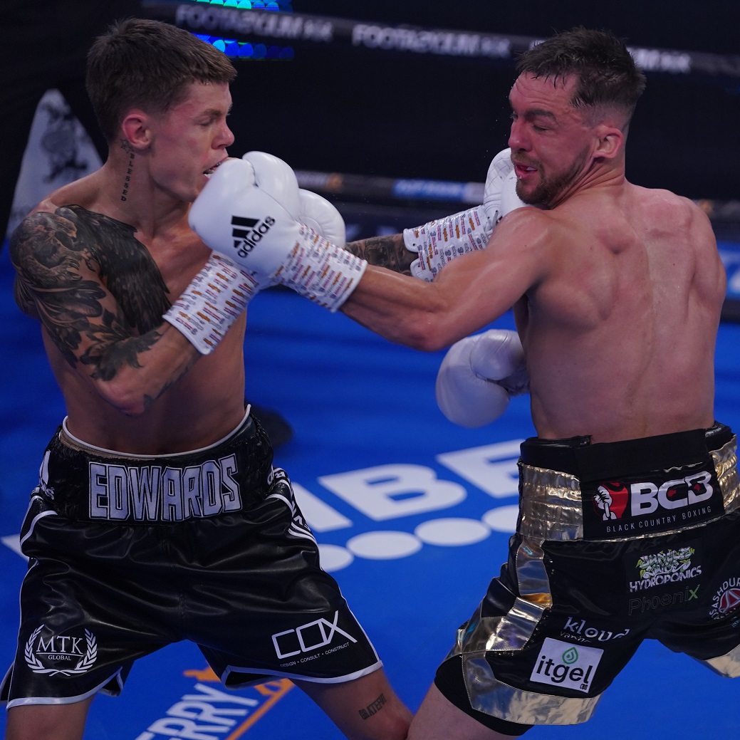 BritishBoxNews's tweet photo. Williams came on strong from round five but Edwards looks to be back in the driving seat again https://t.co/N0lfZZJ6Yk #EdwardsWilliams #TaylorKhongsong https://t.co/AKUA1BcFL6