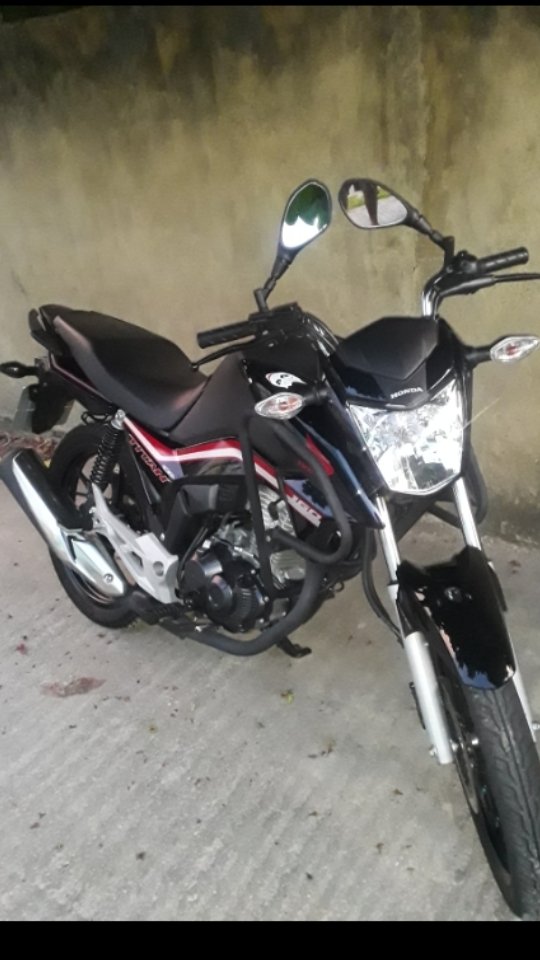 jhenriquee02's tweet photo. BOA TARDE RAPAZIADA , ACABARAM DE FURTA MINHA MOTO NA RUA COELHO LISBOA EM OSWSLDO CRUZ , PLACA DELA É  LTV-9i94. Da RT RAPAZIADA PRA AJUDA O AMIGO .😓 https://t.co/6CJ58VnrmC
