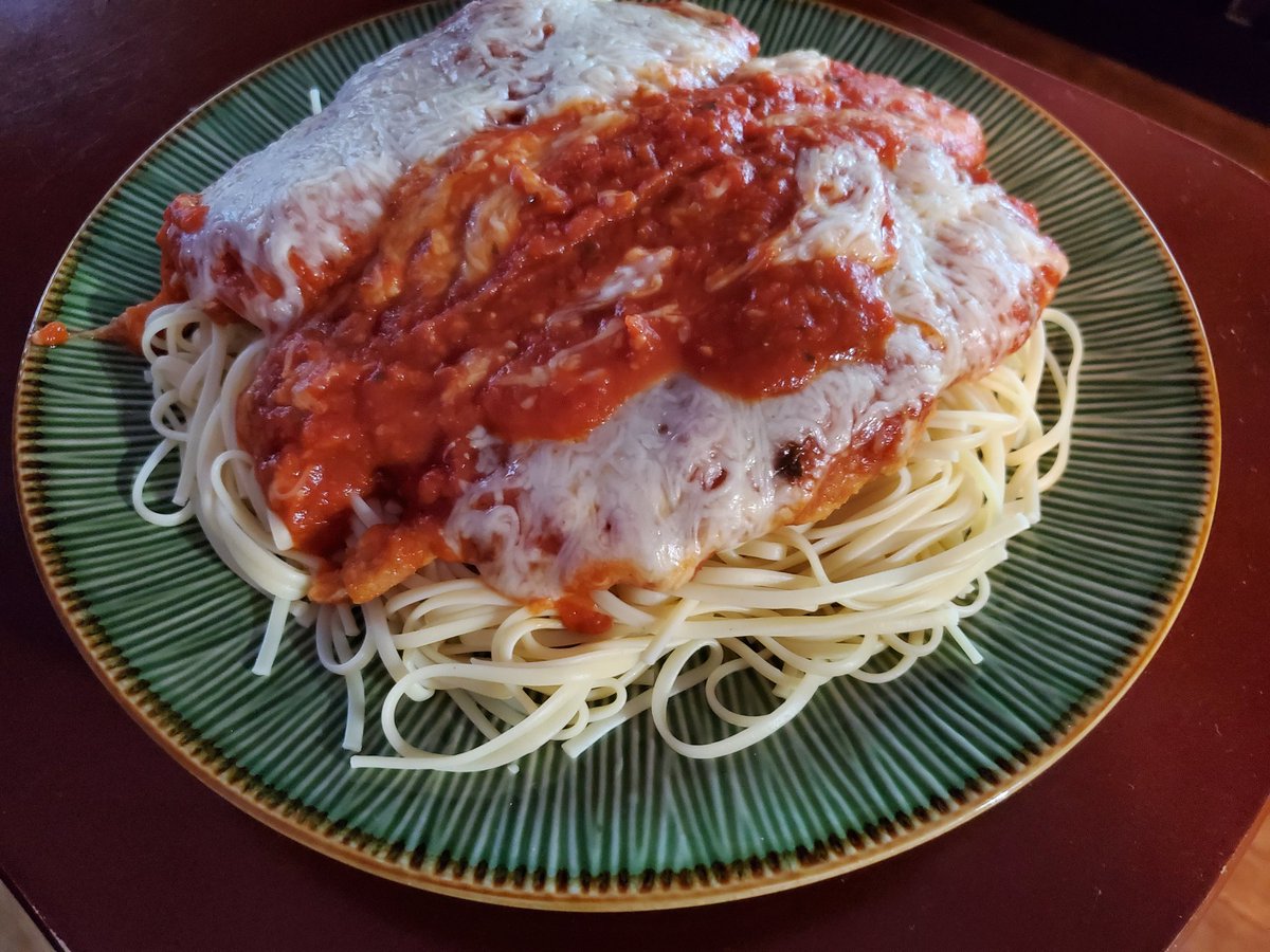 MrboomstickXL's tweet photo. OMG! This is the PERFECT picture on the PERFECT day. I'm playing #MafiaDefinitiveEdition &amp; Mrs BoomStick makes me my FAVORITE dish, Chicken Parm #YoAnthony #WelcomeToTheFamily https://t.co/ogyskbNpIM