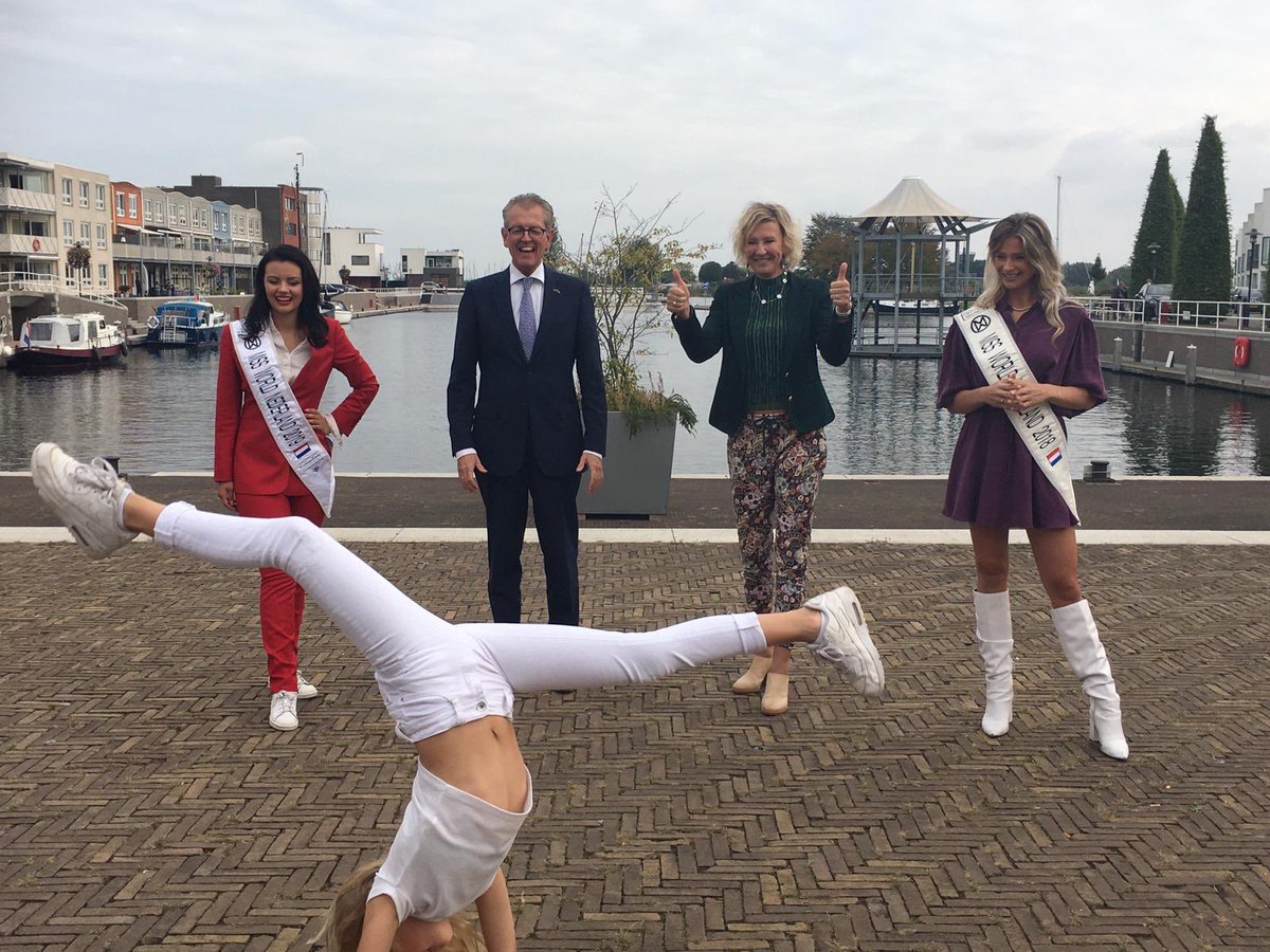 Vandaag in #Zeewolde met burgemeester <a href="/GerritJanGorter/">Gerrit Jan Gorter</a> om te praten over deelname stad aan viering 75e verjaardag vd Verenigde Naties. Ook Miss World Nederland 2018 &amp; 2019 waren er om met kids Zeewolde dans voor te bereiden voor 23 oktober..? 😎