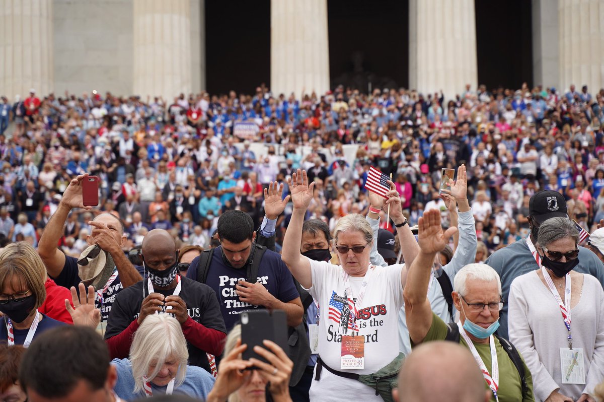 Franklin_Graham's tweet photo. Today the National Mall was filled with God’s people lifting Him up and calling out to Him for help. #PrayerMarch2020 https://t.co/H3sMud7V0B