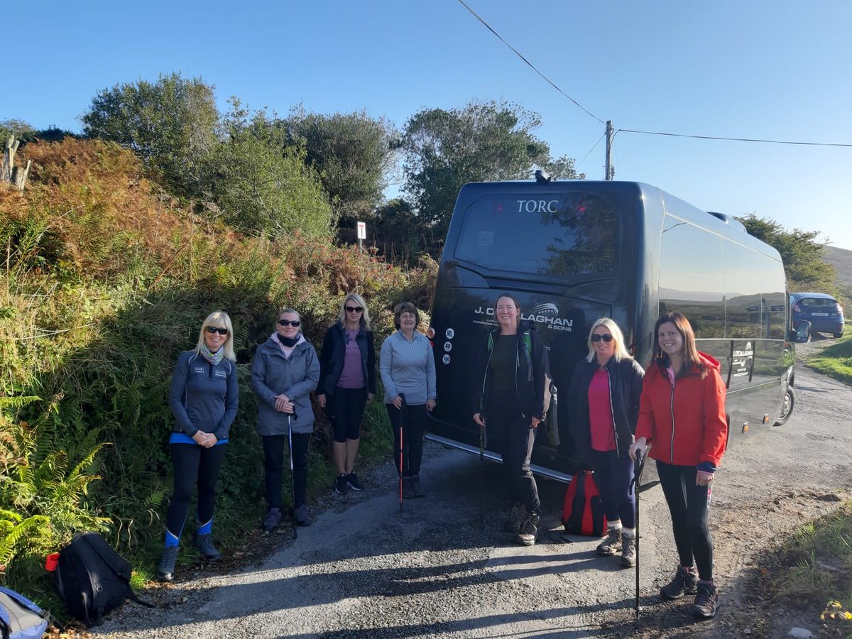 PhilipOCallagha's tweet image. Eileen &amp;amp; gang from parked cars at Torc &amp;amp; we drop them to Kenmare to walk back Old Kenmare Road in the sunshine To book this trip give us a call 0646631095 for a no obligation quote. Guaranteed great value for money and a great day out.......