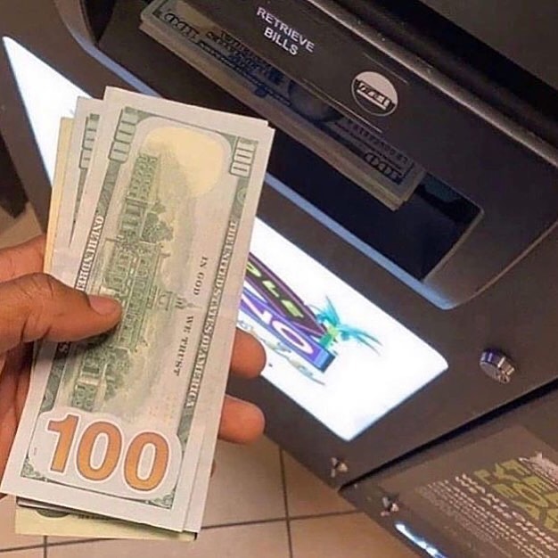 FOREX_TRADE_6's tweet photo. Creating a life with financial freedom isn't as complicated as most people may think. With proper account management
and my signals which are 90% accurate, I can help you generate as much as $6350 on weekly basis with a capital of $700. Earn 500% of your initial investment weekly https://t.co/aeVndryjkz