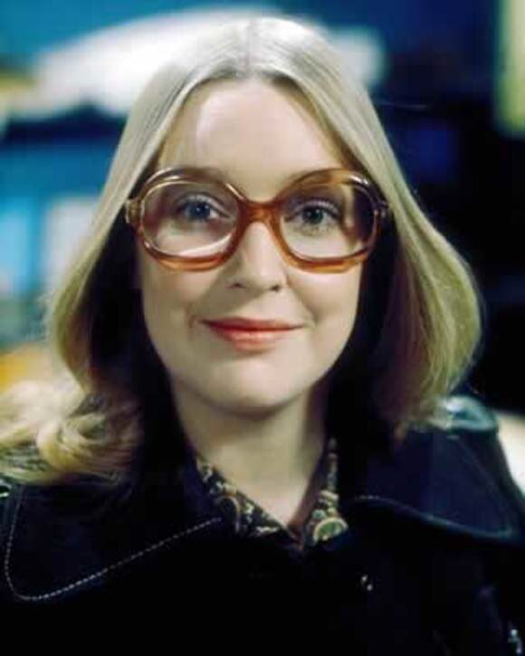 30.Deirdre Hunt. Have to admit I didn’t much enjoy either the angsty drama Queen or “batty auntie” figure she became in her final decades. For me,Deirdre was at her most convincing during the Langton years and her time as a single mum living and working at the shop.  #MyCorrie60