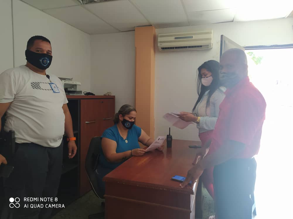mppsp_dgcdp's tweet photo. Nuestros Supervisores Nacionales se encuentran desplegados, garantizando la Celeridad Procesal y el Descongestionamiento de los Centros de Detención Preventiva. Policía Estadal, Estado La Guaira. #DDHH #DGCDP #MPPSP @Blancoliceth @mirelct @NicolasMaduro https://t.co/7OshPyxYsg