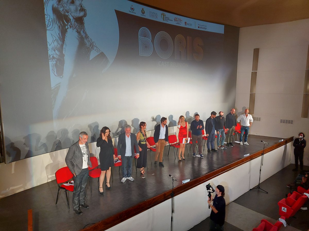 LuccaFilmFest's tweet photo. #Borislucca finisce qui il cast saluta Lucca
#LFFEC20
#boris
#borisitalia
#borislaserie
#borisreunion
#borisserietv https://t.co/l9eXFbefPZ