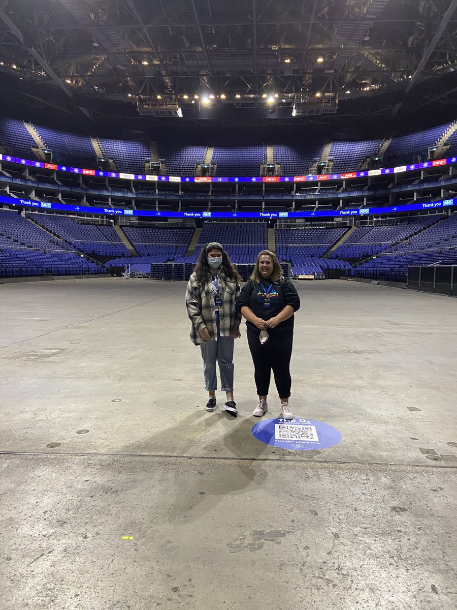 abbie_peate's tweet photo. We were living our best lives today! I love my cousin loads β€οΈβ€οΈβ€οΈπ @tommosescapade #TheO2BackstageTour https://t.co/XBxaQZZgMY