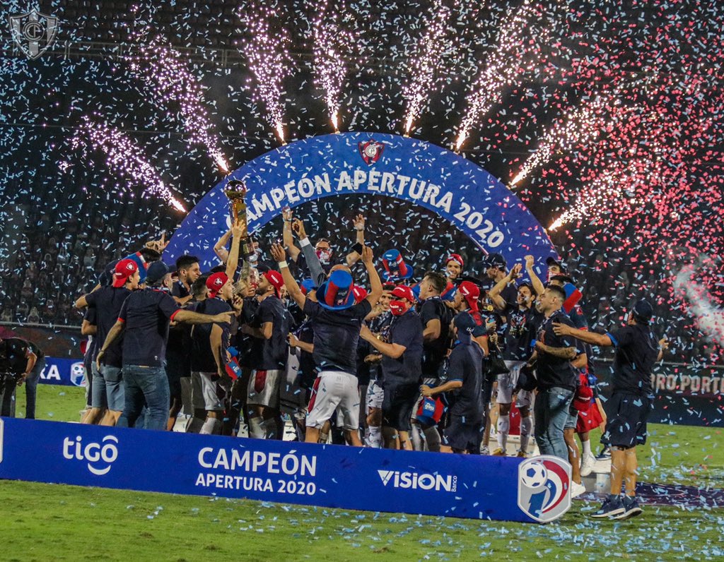 ❤️💙 CERRO YA SALIÓ CAMPEÓN 💙❤️

🌪 #ALoCiclón 🏆