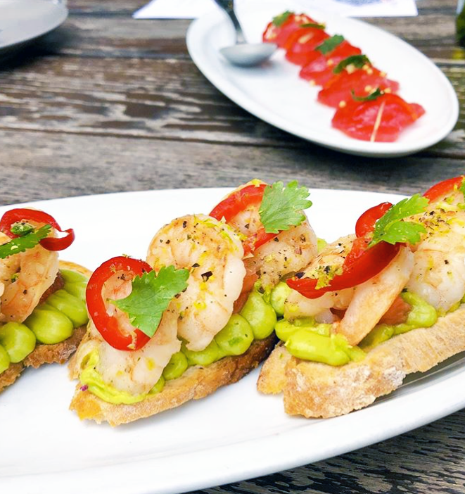 GtfishOyster's tweet photo. Shrimp Bruschetta with avocado, toasted pistachio, grapefruit, &amp; cilantro
📸@the_chic_filet
#GTFishandOyster #BokaRestaurantGroup https://t.co/smHss3LAFg