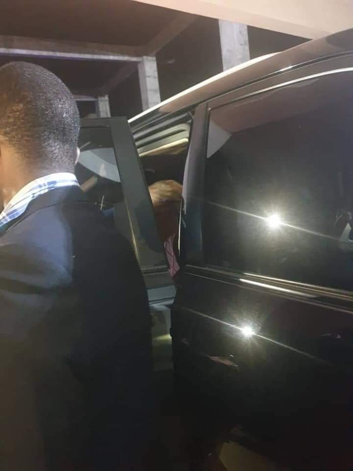 MubailuG's tweet photo. Breaking News; H.E Alhaji Atiku Abubakar just arrive back to Nigeria!

Welcome back home My President. https://t.co/MivpsDyoAJ