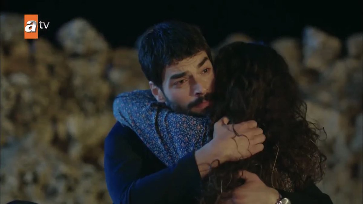 she really can’t stand the thought of losing him I’M OKAY EVERYTHING IS FINE  #ReyMir  #Hercai