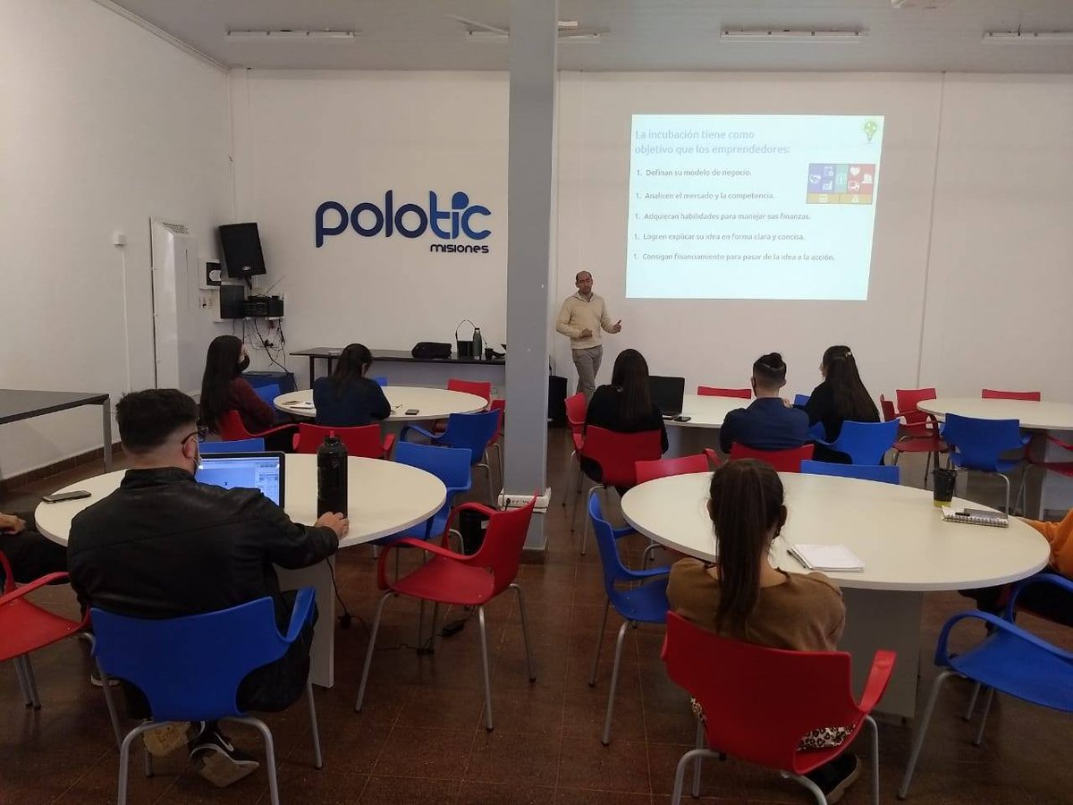 Profesionales de diversos rubros pertenecientes a la incubadora “Proyecta.te”, integrada x la <a href="/muniposadas/">Ciudad de Posadas</a> 
a través de la <a href="/Sececonomico/">Secretaria de Desarrollo Económico</a> y el <a href="/PIIPmisiones/">Parque Industrial y de la Innovación Posadas</a>, aconsejan a los emprendedores y proyectos innovadores. Se presentaron 97 proyectos, en una 1ºetapa...