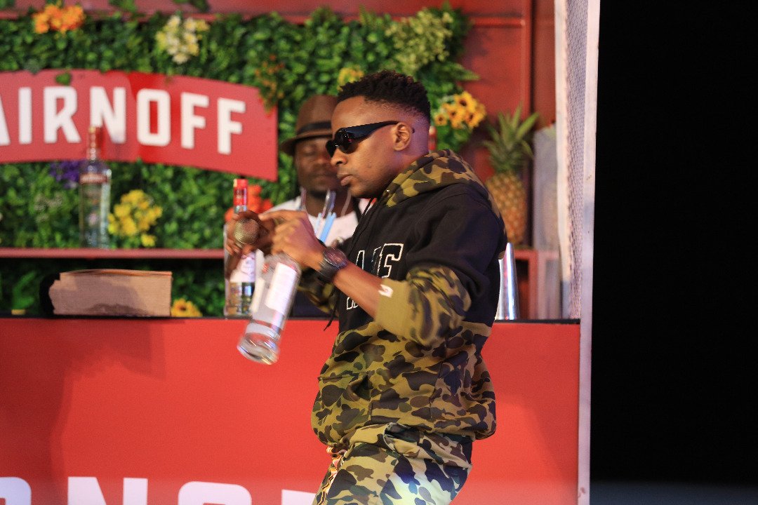 Britain68040362's tweet photo. @CrystoPanda mpa ku @SmirnoffUganda ,i also hve a taste toffayo police wont take me am 20
Naye @c_dastun obwambalo obwo heee
#NTVDanceParty https://t.co/KVAHh0hRCF