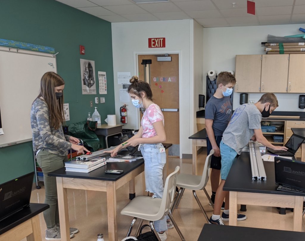 APSK8_OCPS's tweet image. 8th graders began exploring velocity and acceleration with a Hot Wheelin&apos; Physics lab on Friday. Mrs. Lee’s classes will continue the lab on Monday, adding varying ramp heights. #OCPSscience