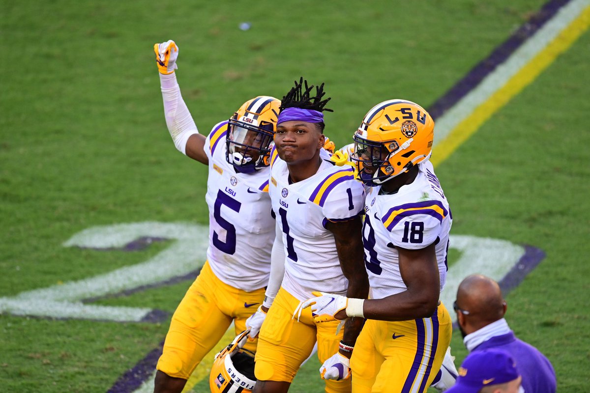 JFitzTV's tweet image. When the announcer calls you “DB New” instead of “DBU” and you have to show him 

#MSSTvsLSU