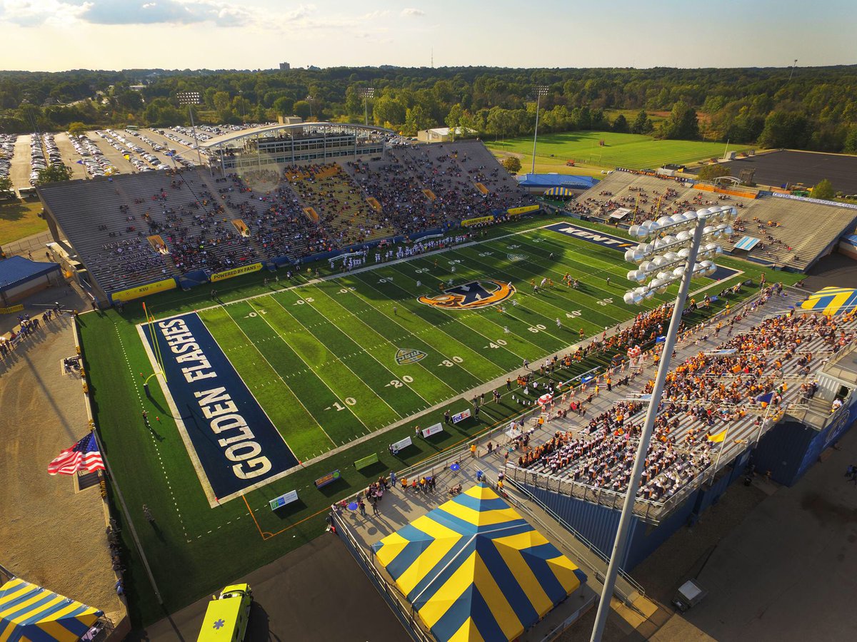 sam hecht (@samhecht23) on Twitter photo After a great talk with <a href="/Coach_Middleton/">Matthew Middleton</a> I am excited to receive my first FBS offer from Kent State University!! After a great talk with <a href="/Coach_Middleton/">Matthew Middleton</a> I am excited to receive my first FBS offer from Kent State University!!