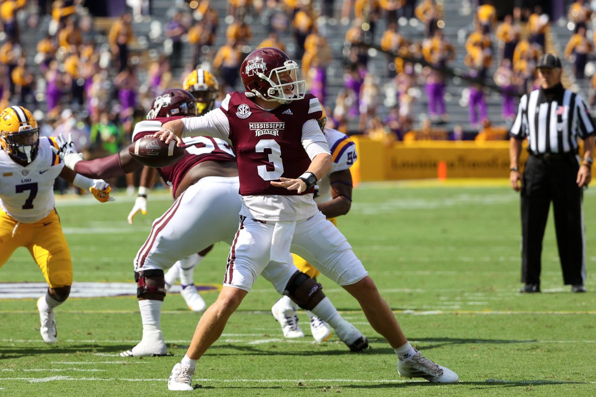 CBSSportsHQ's tweet photo. But the Air Raid won't work in the SEC??

Most passing yds in a game in SEC history:

2020  K.J. Costello (553 and counting)
1993 Eric Zeier (544)
2012 Tyler Bray (530)
2000 Jared Lorenzen (528)
2001 Rohan Davey (528)
1997 Peyton Manning (523)

#HailState https://t.co/JWaYet1Hdj