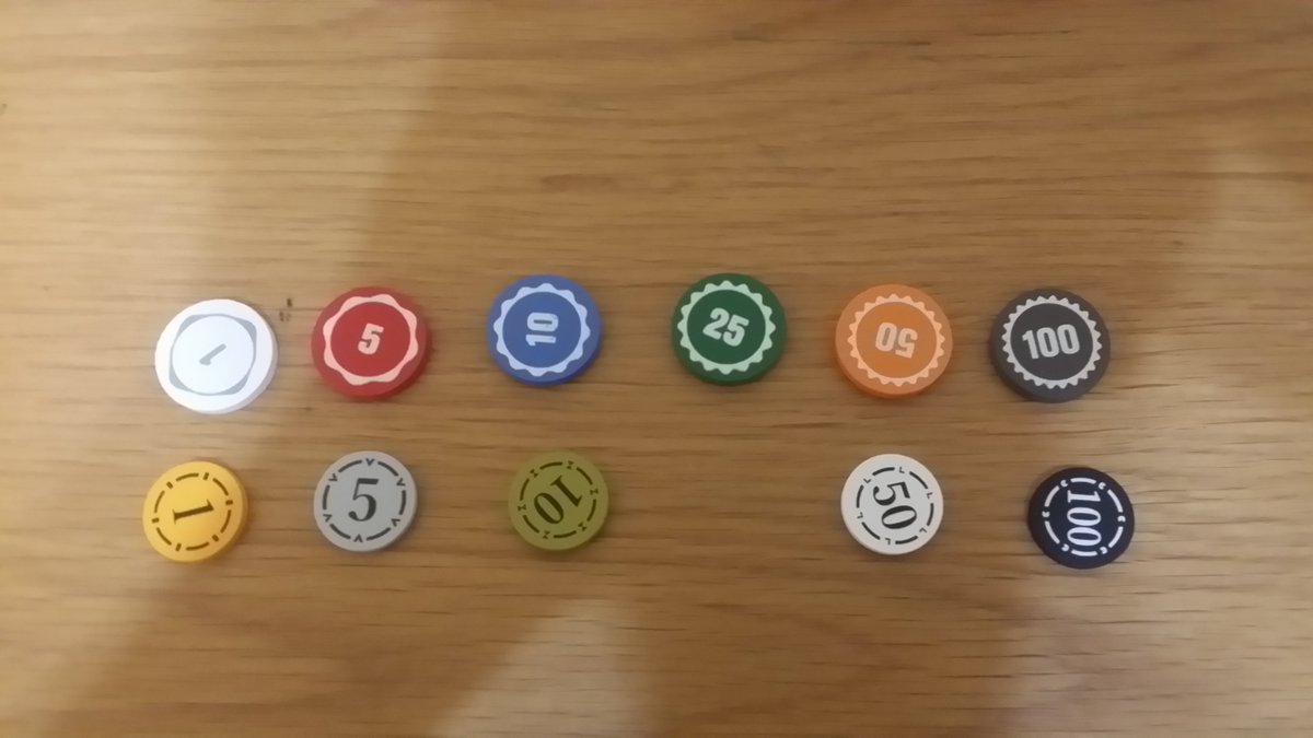 りばコイン、2セット購入しました。同数のテンデイズコインと比べるとコンパクト！ 色彩もあってりばは木製コイン、テンデイズは木製ポーカーチップという趣です。  りばは手元のお金や資源管理用、テンデイズは他プレイヤーに見せる用途（ゲーム内賭け要素とか）と ...