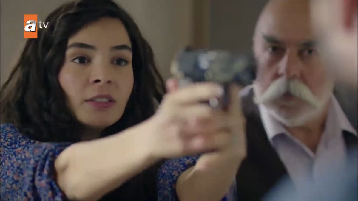 no one can shoot miran if reyyan threatens to shoot him first ugh her mind  #Hercai  #ReyMir