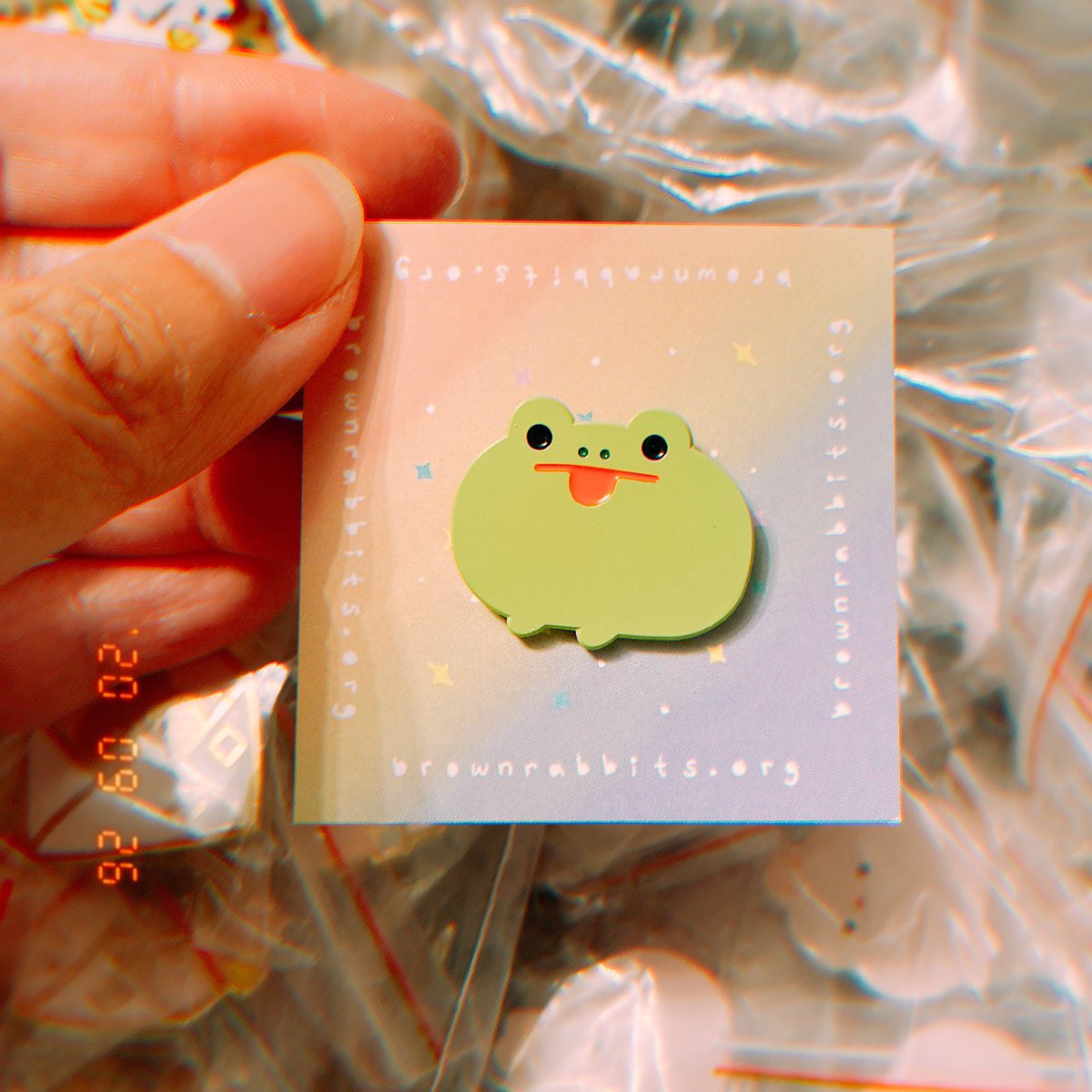 brownrabbitsart's tweet photo. Got a new shipment of pins!!! 
Gonna drop them in a week or two. 
First one is for my pin club ( ends in 4 days!) at 
https://t.co/KvndZIW6QH 

✌️✨ https://t.co/jG8uWGMcF6