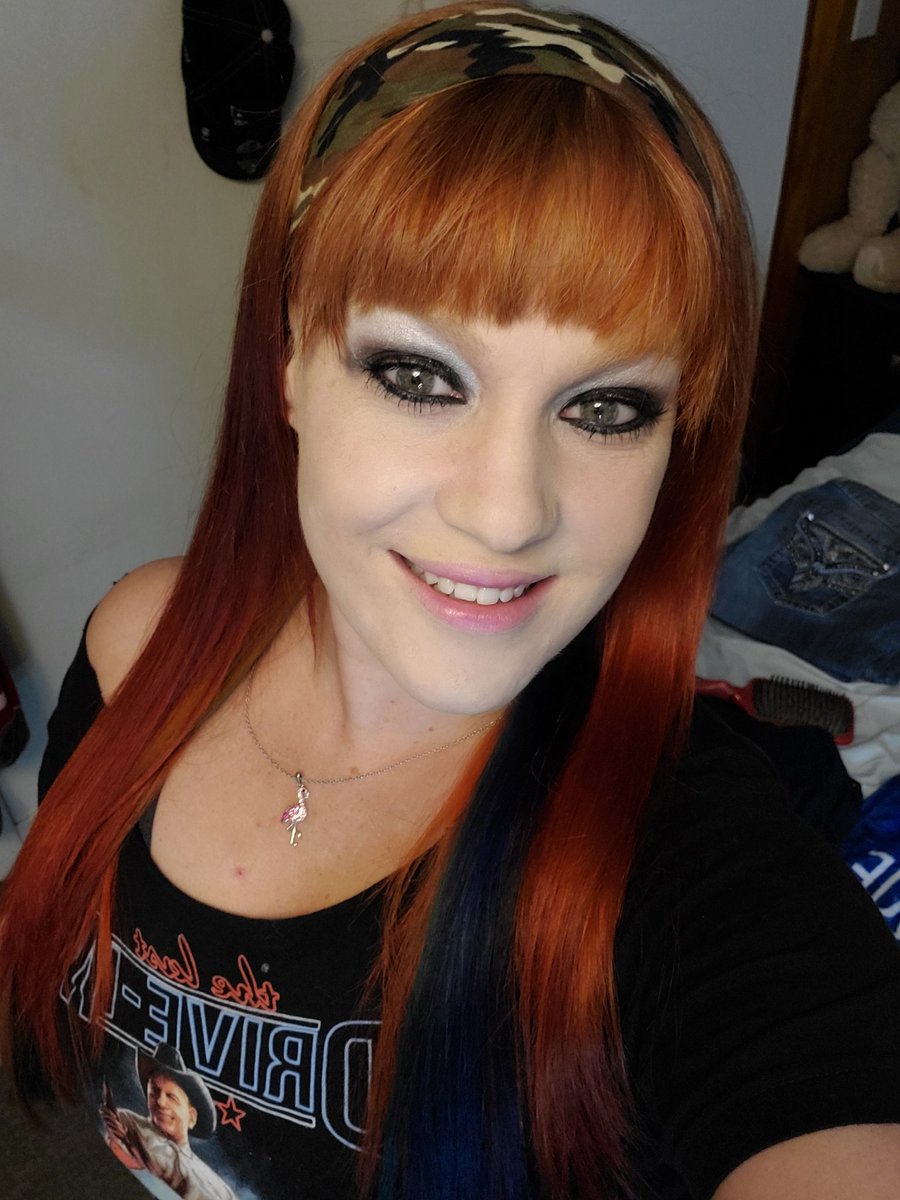 Sinnful_Redhead's tweet image. Got my hair done today, wearing my Last Drive-In shirt, and going out for drinks with a friend tonight. No worries, I got my Jason mask in my purse. Lol
#MutantFam 
#killersaturday 
#HorrorFam 
#horrorcommunity