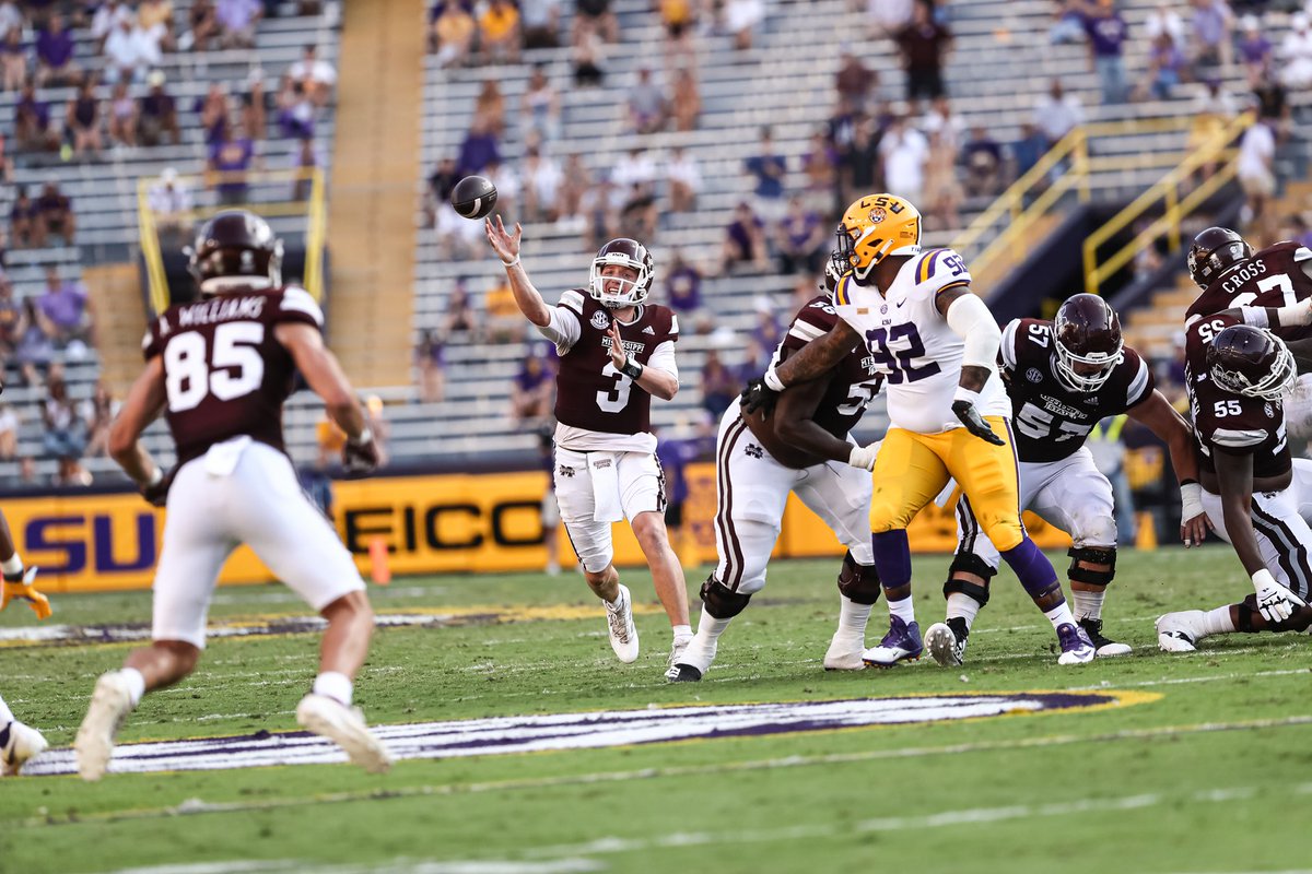 CFBKings's tweet image. Mississippi State quarterback KJ Costello, in his first game in the SEC, becomes the first SEC QB ever to throw for 600+ yards in a single game (623).

#MSSTvsLSU