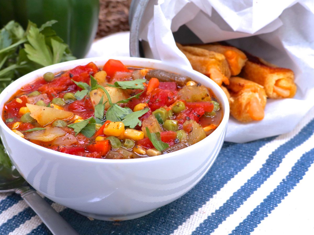 divascancook's tweet photo. Homemade Vegetable Soup| Delicious Veggies Packed in A Homemade Tomato Broth! 😋😋😋🍅🍅🍅🍅🍅🍅🍅🍅🍅🍅🥒🥒🥒🥒🥒🥒🥒🥒🥒🥒🌽🌽🌽🌽🌽🌽🌽🌽🌽🌽🌽🥕🥕🥕🥕🥕🥕🥕🥕🥕🥕🍲🍲🍲🍲🍲🍲🍲🍲🍲🍲🍲 #dinner #soup #vegetables #tomatobroth #grilledcheese #comfortfood 
https://t.co/kfdQOlFNne https://t.co/UhcHCpvRcB