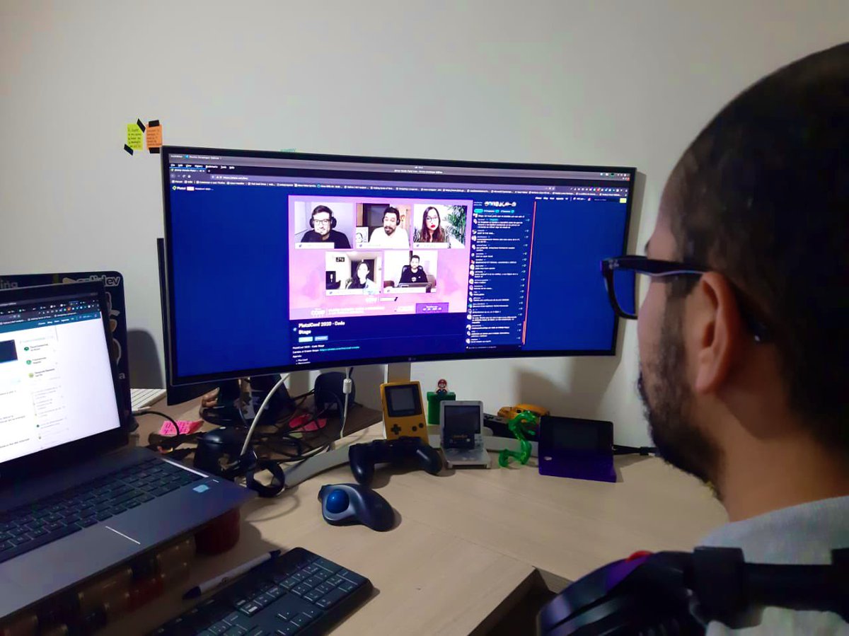 Disfrutando de la #PlatziConf #platzigamer #platzi <a href="/platzi/">Platzi</a>