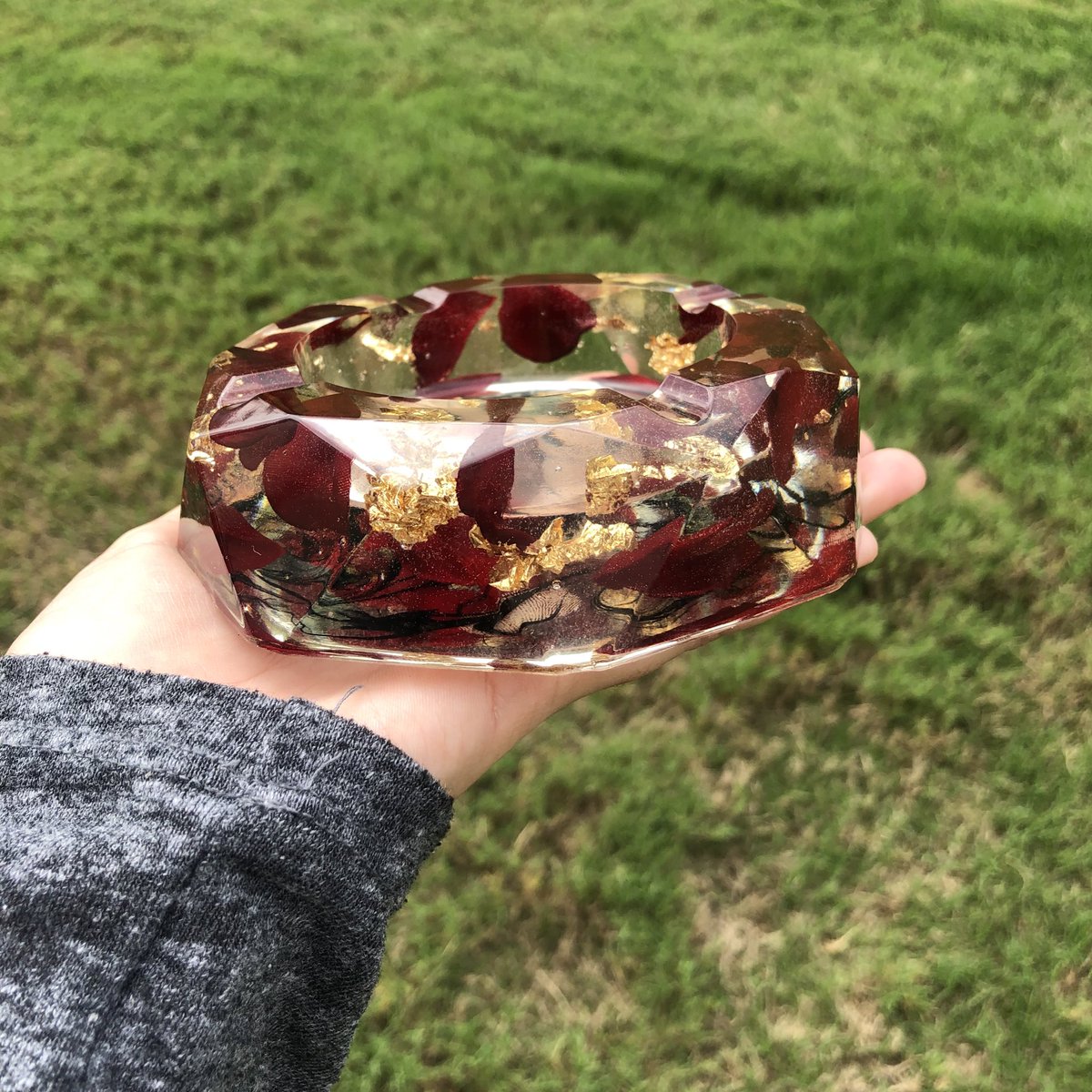 Pls look at this cute ass custom ashtray 🥀✨
dm me for customs 🌞
