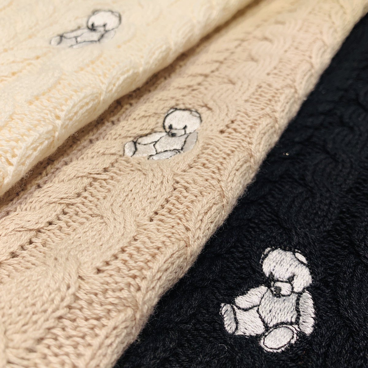 rovtski_mozo's tweet photo. 【 NEW RELEASE 】
ダークベアーバザールに新作に入荷しました‼︎
またまたキュートですね😆
#クマ
#AFYF
#限定生産 https://t.co/MKTnHCtySa