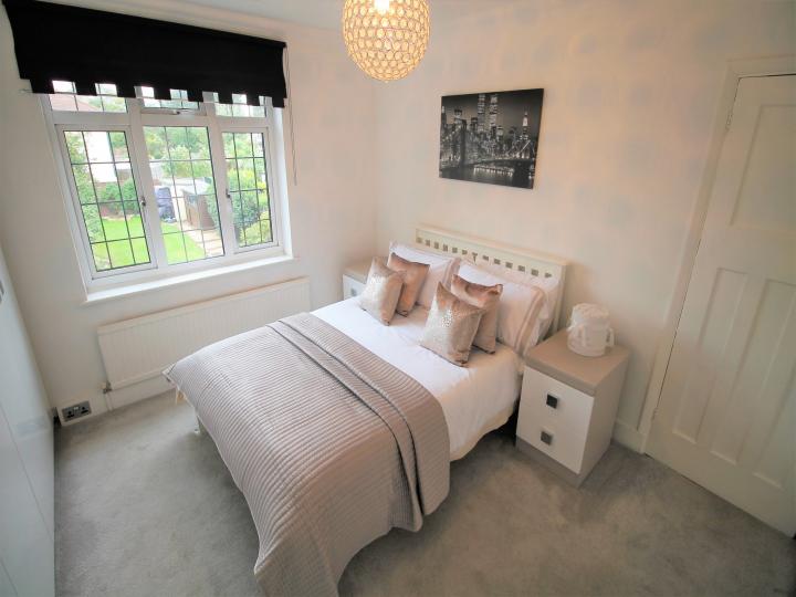 tailorestates_'s tweet photo. 4 Bed Semi-detached house, 1; £550,000 Freehold, Grey Towers Avenue, Hornchurch, RM11 1JF, contact 01708450433 for info.
Visit https://t.co/rWoVJaeEqG https://t.co/dm5WcqJQDX