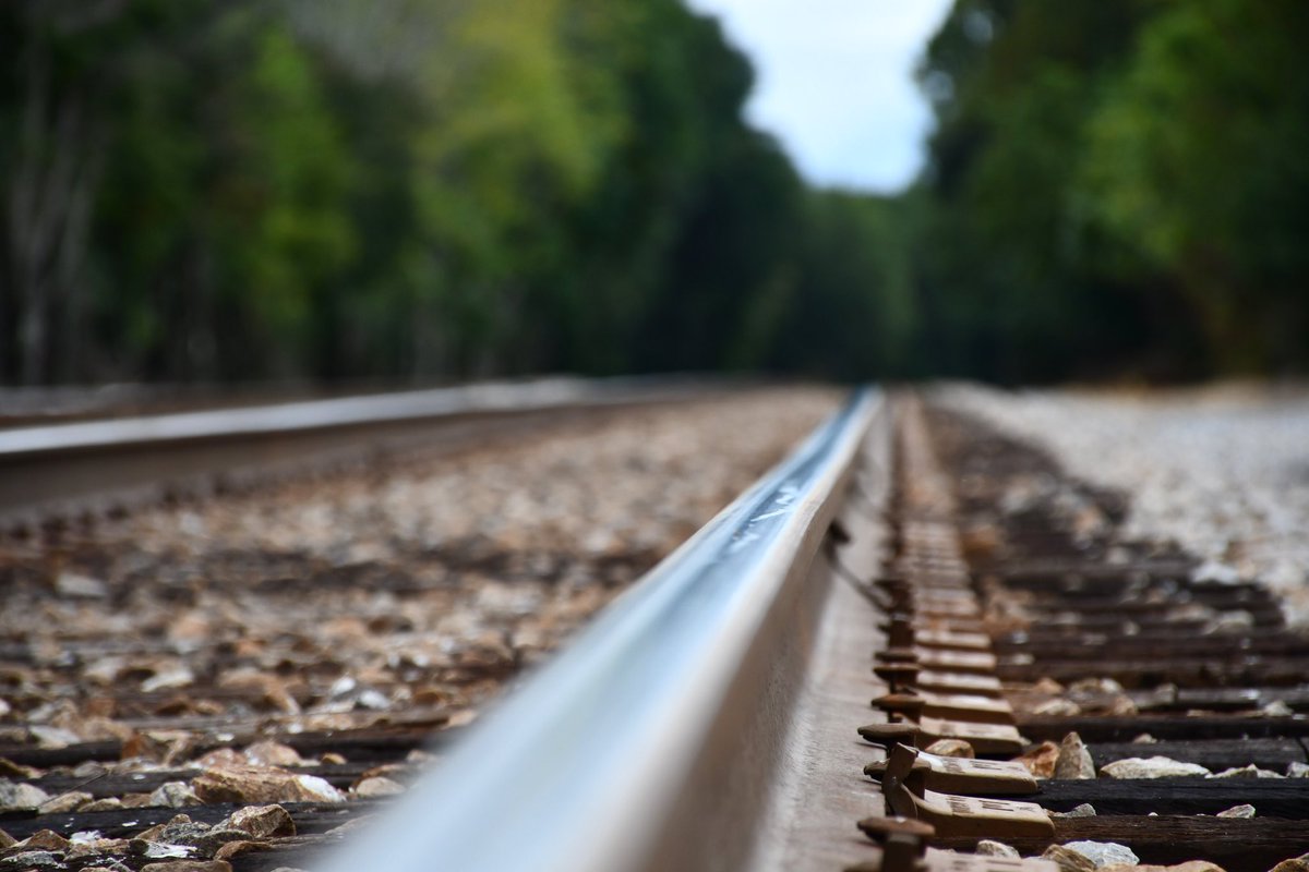 CathyLaDuke's tweet photo. Train Track .. #pittsylvaniacountyva #afternoondrive #Nikon #photography https://t.co/r0jo55pgc3
