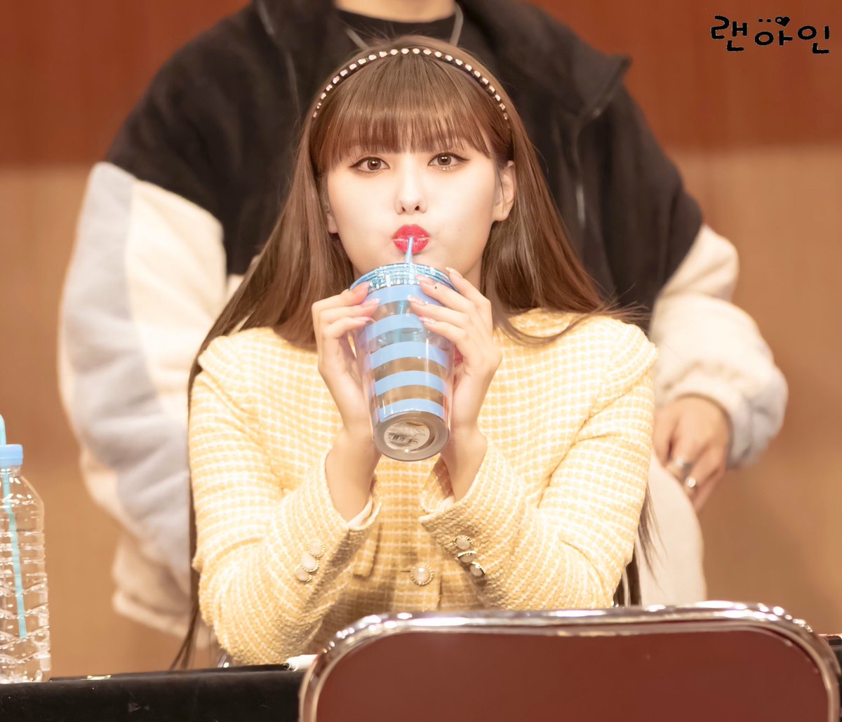 renahin___'s tweet photo. 200927
이아인 생일 축하해용🎂 
제일 행복한 하루 보내...❤︎

 #모모랜드 #아인 
#MOMOLAND #AHIN #아이니_HBD #이아인_세상에서_제일_행복한_하루_보내 https://t.co/wFbOkDDpUl