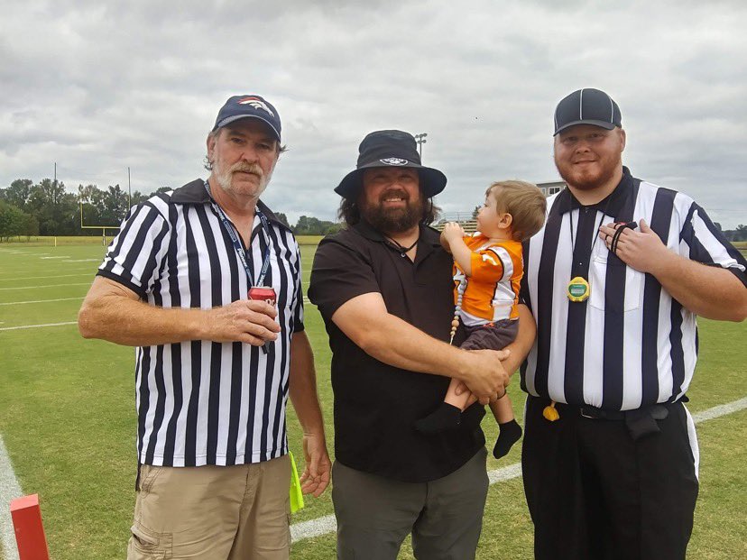 As the West Tennessee Knights we are committed to giving back to not just our home in Jackson, but also to communities around the West Tennessee area. Earlier today Coach Barry and Coach Doug of the Knights officiated a youth developmental football game in Scott’s Hill. #Knights