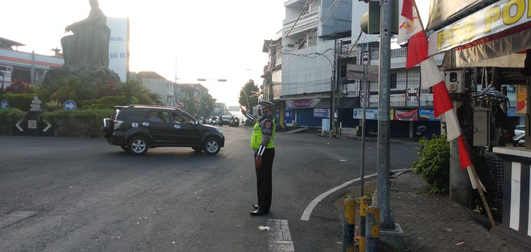 ♻️ @Satlantasresta1: Personil sat lantas polres tabanan melaksanakan pg pagi di tl kediri arus lalu lintas lancar nihil mogok dan macet @infoll https://t.co/VDCCfAXLUj