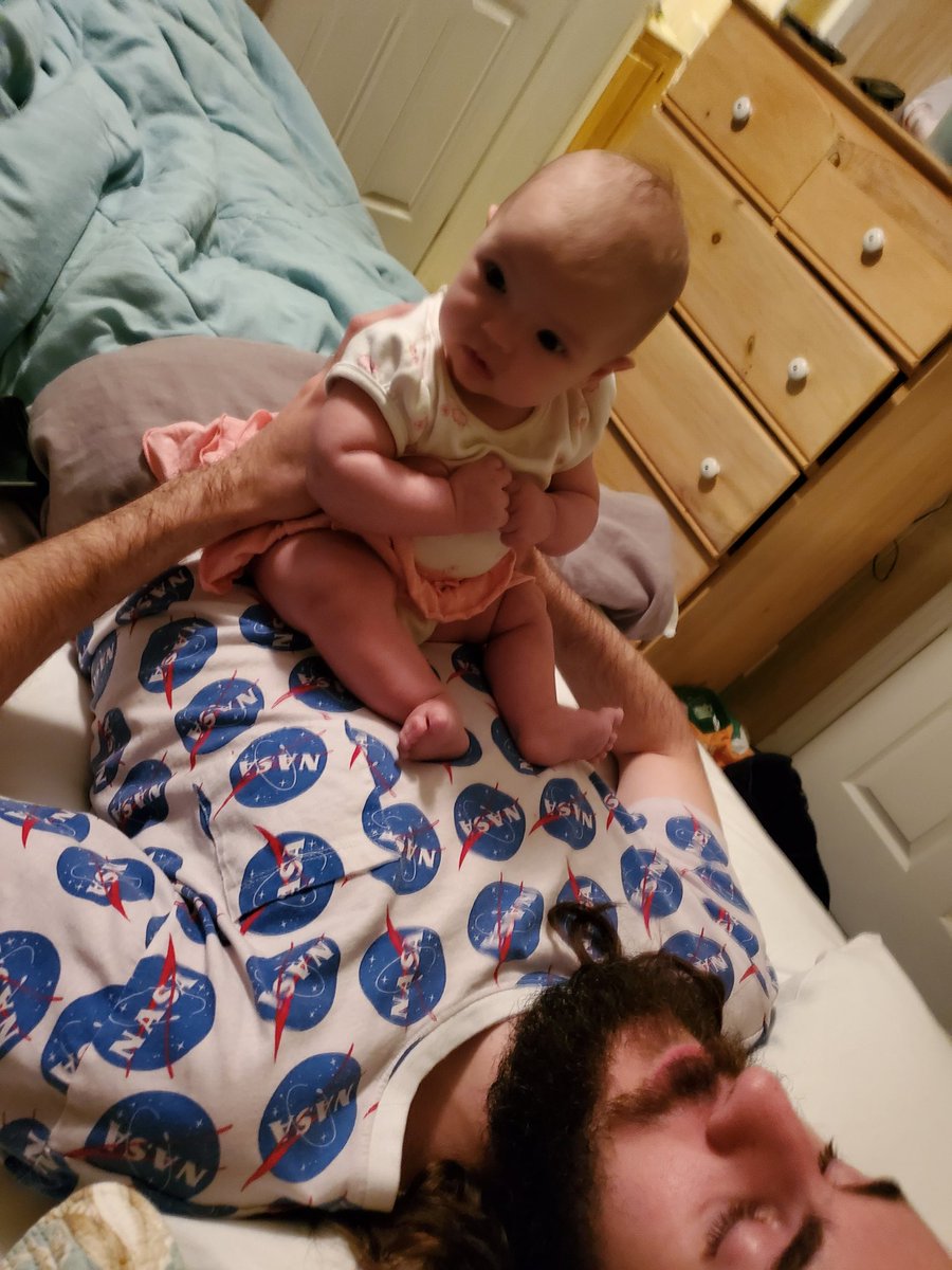 DamnitJan's tweet image. Who wouldnt have baby fever seeing their s.o. care for a baby 😍