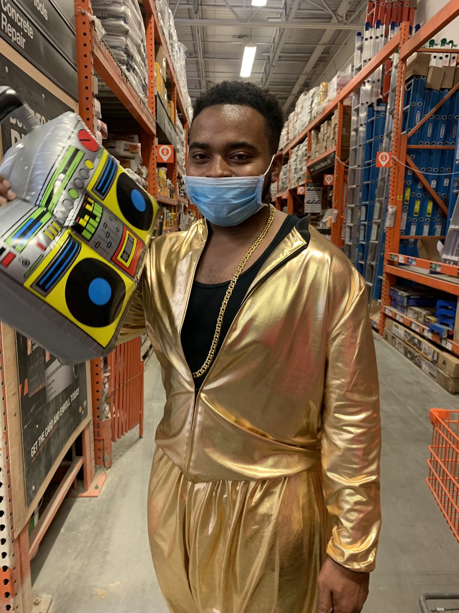 6855Home's tweet photo. Managerโs and associates having fun going back to the 80โs. #successsharing2020 #andwerise #teamsickinger @Georgekarnoub https://t.co/xafNShYjRV