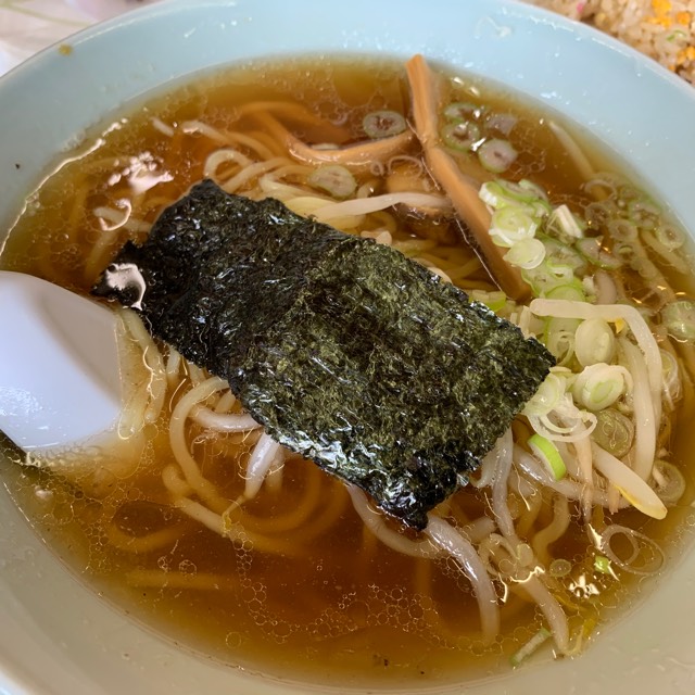 Minomi70's tweet photo. at 慶修

町中華のラーメンで美味しいです。チャーハンもセット！ #毎日がラーメン https://t.co/Eh2YCnxXs0 https://t.co/Q37rhk7GkI